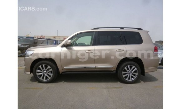 Buy Import Toyota Land Cruiser Other Truck in Import - Dubai in Agadez Buy Import Toyota Land Cruiser Other Truck in Import - Dubai in Agadez