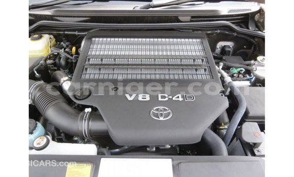 Buy Import Toyota Land Cruiser Other Truck in Import - Dubai in Agadez Buy Import Toyota Land Cruiser Other Truck in Import - Dubai in Agadez