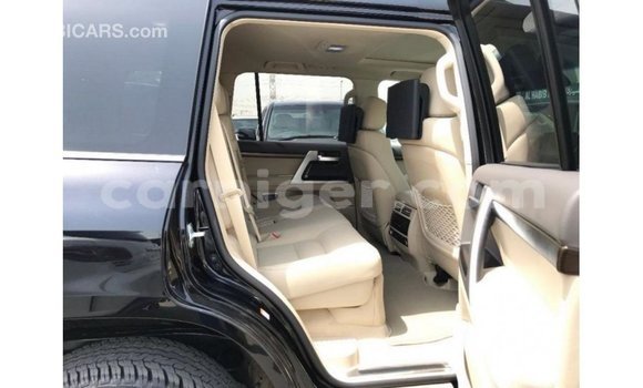 Sayi Imported Toyota Land Cruiser Black Babbar mota in Import - Dubai a Agadez Sayi Imported Toyota Land Cruiser Black Babbar mota in Import - Dubai a Agadez