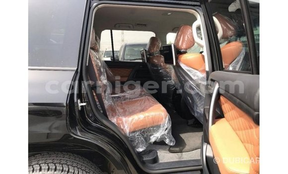 Sayi Imported Toyota Land Cruiser Black Babbar mota in Import - Dubai a Agadez Sayi Imported Toyota Land Cruiser Black Babbar mota in Import - Dubai a Agadez