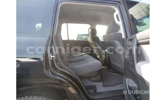 Acheter Import Utilitaire Toyota Land Cruiser Noir à Import - Dubai, Agadez Acheter Import Utilitaire Toyota Land Cruiser Noir à Import - Dubai, Agadez