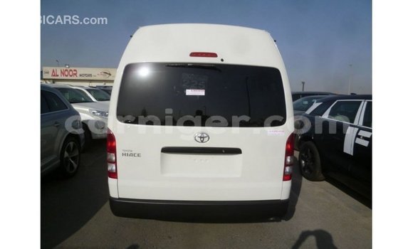 اشتري Imported Toyota Hiace White سيارة في Import - Dubai في أغاديز اشتري Imported Toyota Hiace White سيارة في Import - Dubai في أغاديز