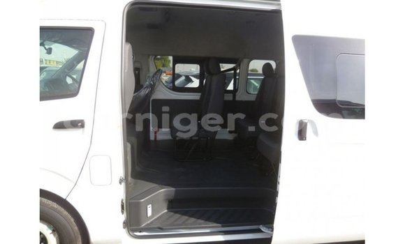 اشتري Imported Toyota Hiace White سيارة في Import - Dubai في أغاديز اشتري Imported Toyota Hiace White سيارة في Import - Dubai في أغاديز