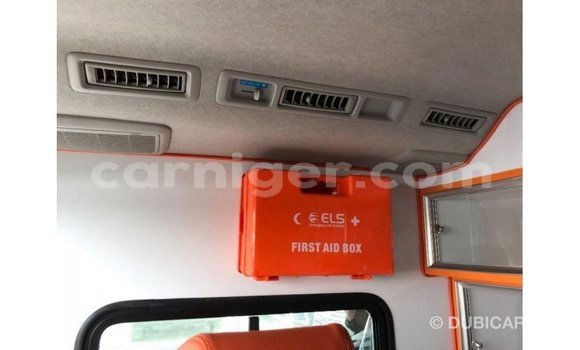 Buy Import Toyota Hiace White Car in Import - Dubai in Agadez Buy Import Toyota Hiace White Car in Import - Dubai in Agadez