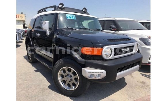 Sayi Imported Toyota FJ Cruiser Black Mota in Import - Dubai a Agadez Sayi Imported Toyota FJ Cruiser Black Mota in Import - Dubai a Agadez