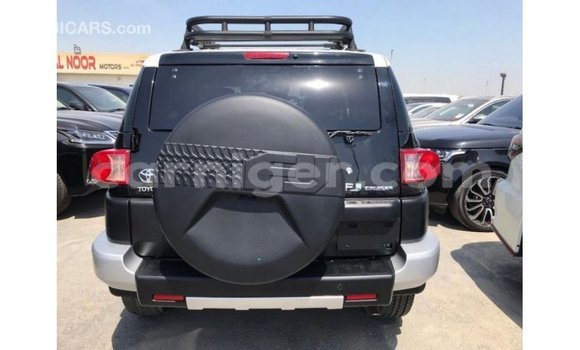 Sayi Imported Toyota FJ Cruiser Black Mota in Import - Dubai a Agadez Sayi Imported Toyota FJ Cruiser Black Mota in Import - Dubai a Agadez