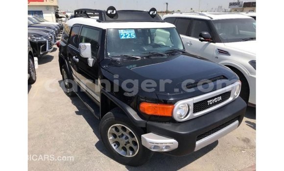 Sayi Imported Toyota FJ Cruiser Black Mota in Import - Dubai a Agadez Sayi Imported Toyota FJ Cruiser Black Mota in Import - Dubai a Agadez