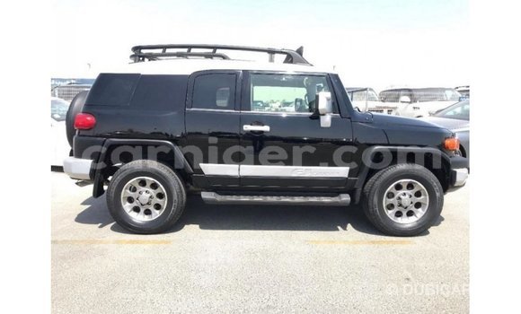 Sayi Imported Toyota FJ Cruiser Black Mota in Import - Dubai a Agadez Sayi Imported Toyota FJ Cruiser Black Mota in Import - Dubai a Agadez