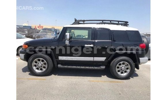 Sayi Imported Toyota FJ Cruiser Black Mota in Import - Dubai a Agadez Sayi Imported Toyota FJ Cruiser Black Mota in Import - Dubai a Agadez