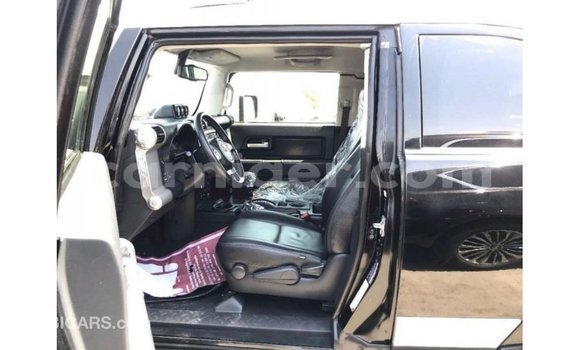 Sayi Imported Toyota FJ Cruiser Black Mota in Import - Dubai a Agadez Sayi Imported Toyota FJ Cruiser Black Mota in Import - Dubai a Agadez