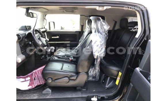 Sayi Imported Toyota FJ Cruiser Black Mota in Import - Dubai a Agadez Sayi Imported Toyota FJ Cruiser Black Mota in Import - Dubai a Agadez