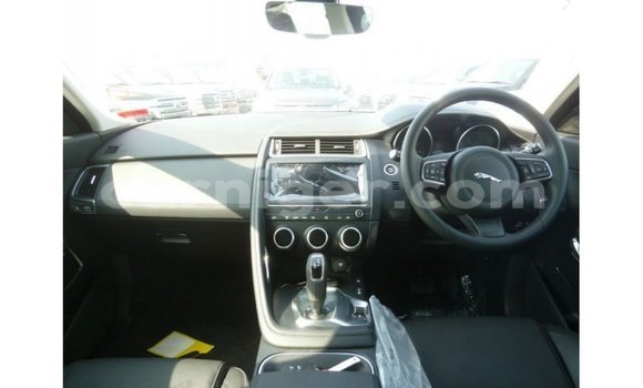 Acheter Import Voiture Jaguar E-Pace Blanc à Import - Dubai, Agadez Acheter Import Voiture Jaguar E-Pace Blanc à Import - Dubai, Agadez