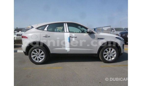 Acheter Import Voiture Jaguar E-Pace Blanc à Import - Dubai, Agadez Acheter Import Voiture Jaguar E-Pace Blanc à Import - Dubai, Agadez