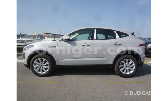 Acheter Import Voiture Jaguar E-Pace Blanc à Import - Dubai, Agadez Acheter Import Voiture Jaguar E-Pace Blanc à Import - Dubai, Agadez