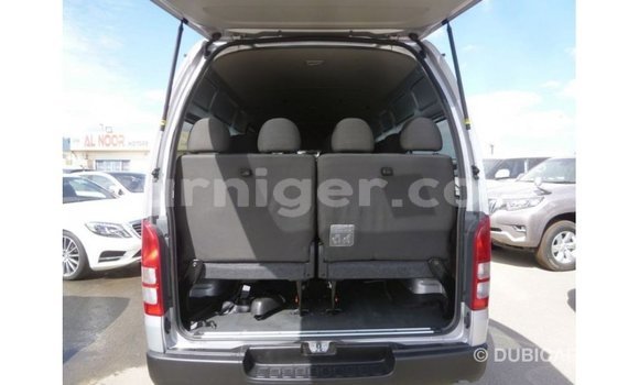 Acheter Import Voiture Toyota Hiace Autre à Import - Dubai, Agadez Acheter Import Voiture Toyota Hiace Autre à Import - Dubai, Agadez