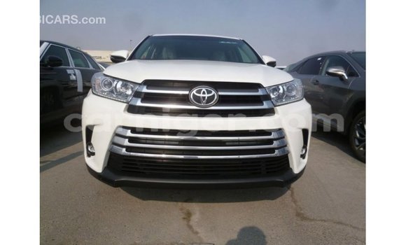 Buy Import Toyota Kluger White Car in Import - Dubai in Agadez Buy Import Toyota Kluger White Car in Import - Dubai in Agadez