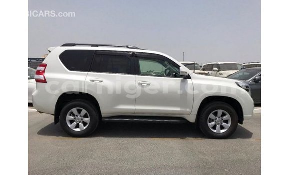 Sayi Imported Toyota Prado White Mota in Import - Dubai a Agadez Sayi Imported Toyota Prado White Mota in Import - Dubai a Agadez