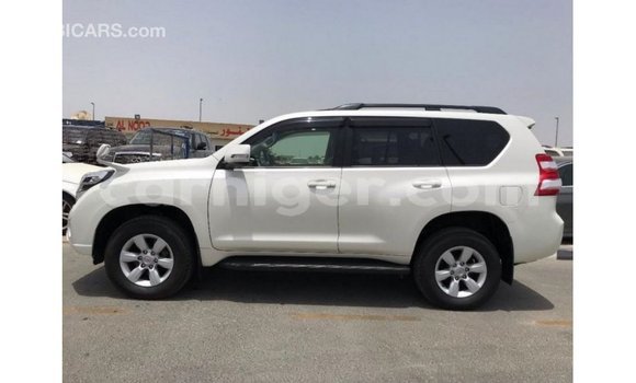 Sayi Imported Toyota Prado White Mota in Import - Dubai a Agadez Sayi Imported Toyota Prado White Mota in Import - Dubai a Agadez