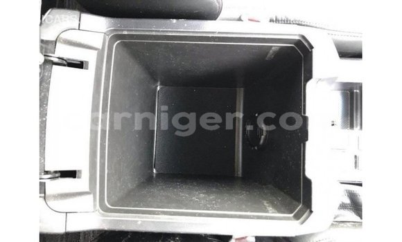 Sayi Imported Toyota Prado White Mota in Import - Dubai a Agadez Sayi Imported Toyota Prado White Mota in Import - Dubai a Agadez