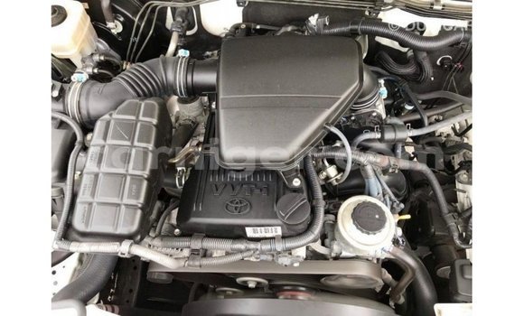 Sayi Imported Toyota Prado White Mota in Import - Dubai a Agadez Sayi Imported Toyota Prado White Mota in Import - Dubai a Agadez