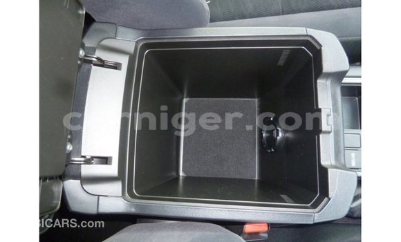 اشتري Imported Toyota Prado White سيارة في Import - Dubai في أغاديز اشتري Imported Toyota Prado White سيارة في Import - Dubai في أغاديز