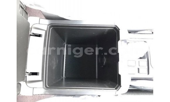 Sayi Imported Toyota Prado Black Mota in Import - Dubai a Agadez Sayi Imported Toyota Prado Black Mota in Import - Dubai a Agadez