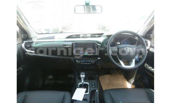 Sayi Imported Toyota Hilux Black Mota in Import - Dubai a Agadez Sayi Imported Toyota Hilux Black Mota in Import - Dubai a Agadez