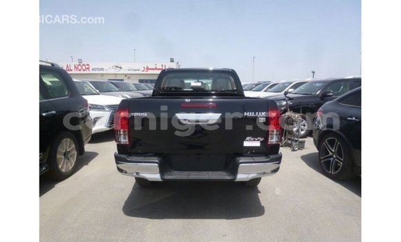 Sayi Imported Toyota Hilux Black Mota in Import - Dubai a Agadez Sayi Imported Toyota Hilux Black Mota in Import - Dubai a Agadez