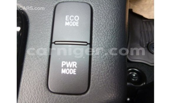 Sayi Imported Toyota Hilux White Mota in Import - Dubai a Agadez Sayi Imported Toyota Hilux White Mota in Import - Dubai a Agadez