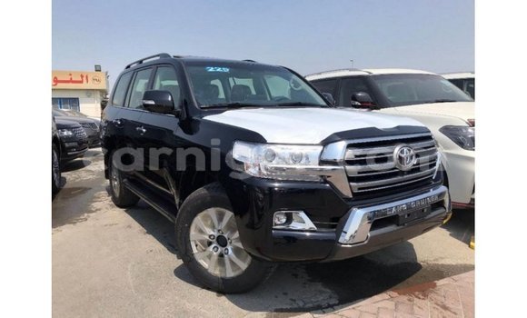 Buy Import Toyota Land Cruiser Black Truck in Import - Dubai in Agadez Buy Import Toyota Land Cruiser Black Truck in Import - Dubai in Agadez