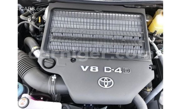 Buy Import Toyota Land Cruiser Black Truck in Import - Dubai in Agadez Buy Import Toyota Land Cruiser Black Truck in Import - Dubai in Agadez