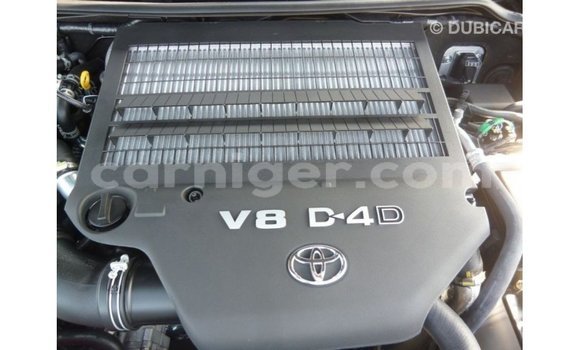 Buy Import Toyota Land Cruiser Black Truck in Import - Dubai in Agadez Buy Import Toyota Land Cruiser Black Truck in Import - Dubai in Agadez