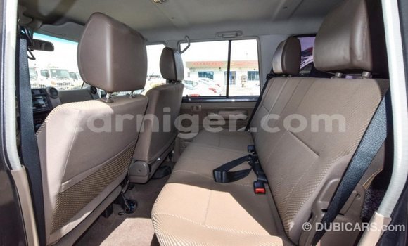 Buy Import Toyota Land Cruiser Other Truck in Import - Dubai in Agadez Buy Import Toyota Land Cruiser Other Truck in Import - Dubai in Agadez