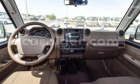 Buy Import Toyota Land Cruiser Other Truck in Import - Dubai in Agadez Buy Import Toyota Land Cruiser Other Truck in Import - Dubai in Agadez