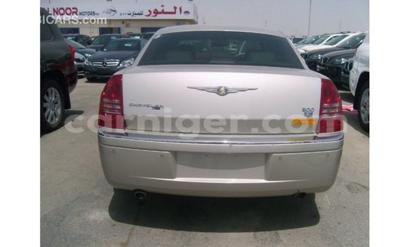 Sayi Imported Chrysler 300 Beige Mota in Import - Dubai a Agadez Sayi Imported Chrysler 300 Beige Mota in Import - Dubai a Agadez