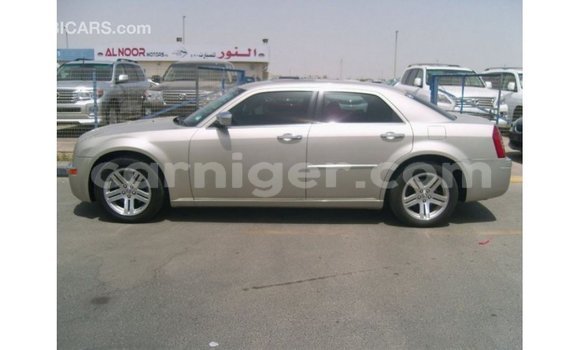 Sayi Imported Chrysler 300 Beige Mota in Import - Dubai a Agadez Sayi Imported Chrysler 300 Beige Mota in Import - Dubai a Agadez