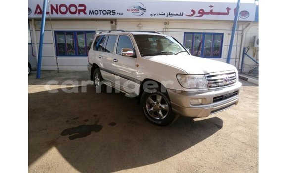 Buy Import Toyota Land Cruiser White Truck in Import - Dubai in Agadez Buy Import Toyota Land Cruiser White Truck in Import - Dubai in Agadez