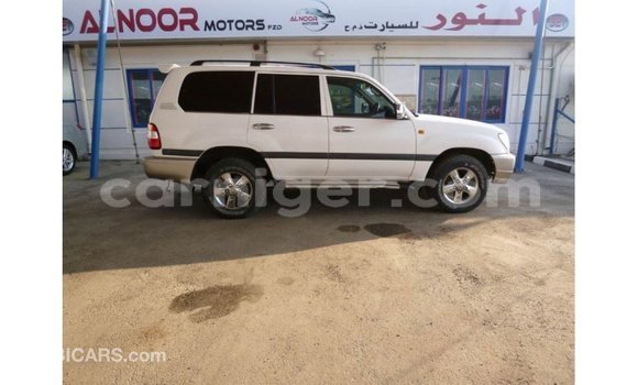 Buy Import Toyota Land Cruiser White Truck in Import - Dubai in Agadez Buy Import Toyota Land Cruiser White Truck in Import - Dubai in Agadez