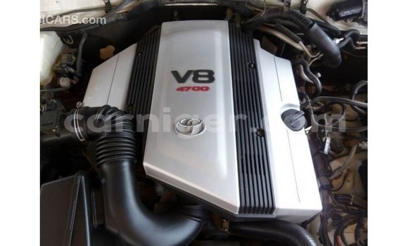 Buy Import Toyota Land Cruiser White Truck in Import - Dubai in Agadez Buy Import Toyota Land Cruiser White Truck in Import - Dubai in Agadez