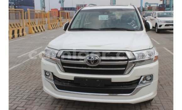 Buy Import Toyota Land Cruiser White Truck in Import - Dubai in Agadez Buy Import Toyota Land Cruiser White Truck in Import - Dubai in Agadez