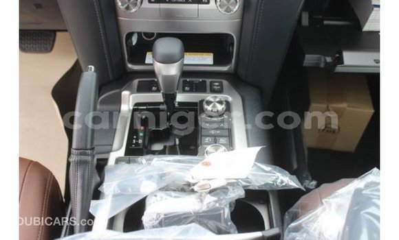 Buy Import Toyota Land Cruiser White Truck in Import - Dubai in Agadez Buy Import Toyota Land Cruiser White Truck in Import - Dubai in Agadez