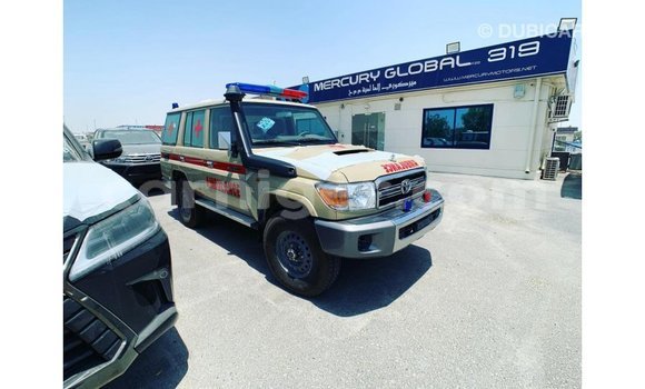 Buy Import Toyota Land Cruiser Beige Truck in Import - Dubai in Agadez Buy Import Toyota Land Cruiser Beige Truck in Import - Dubai in Agadez