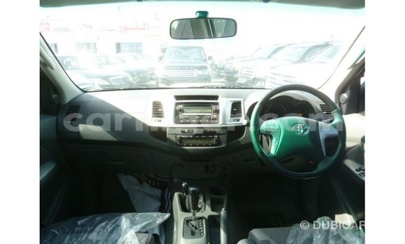Buy Import Toyota Hilux White Car in Import - Dubai in Agadez Buy Import Toyota Hilux White Car in Import - Dubai in Agadez