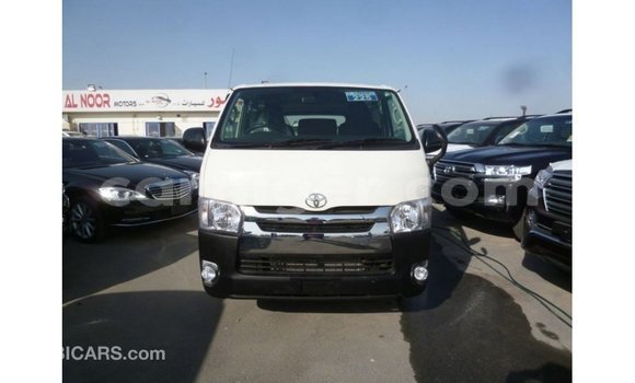 Acheter Import Voiture Toyota Hiace Blanc à Import - Dubai, Agadez Acheter Import Voiture Toyota Hiace Blanc à Import - Dubai, Agadez