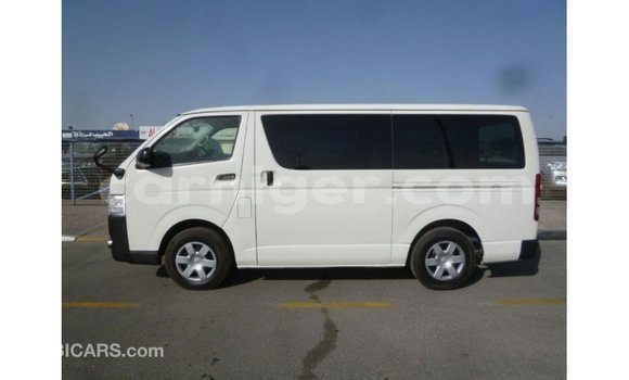 Acheter Import Voiture Toyota Hiace Blanc à Import - Dubai, Agadez Acheter Import Voiture Toyota Hiace Blanc à Import - Dubai, Agadez