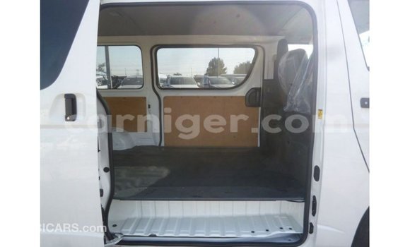 Acheter Import Voiture Toyota Hiace Blanc à Import - Dubai, Agadez Acheter Import Voiture Toyota Hiace Blanc à Import - Dubai, Agadez