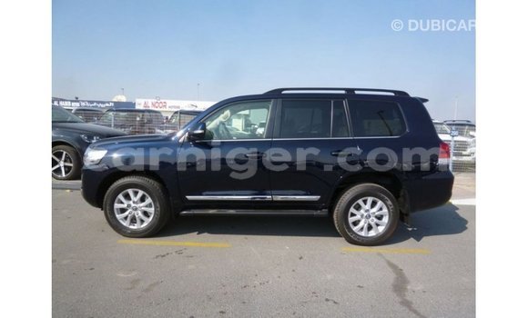 Acheter Import Utilitaire Toyota Land Cruiser Bleu à Import - Dubai, Agadez Acheter Import Utilitaire Toyota Land Cruiser Bleu à Import - Dubai, Agadez