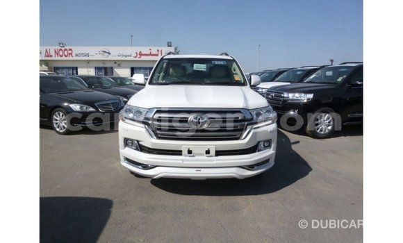 اشتري Imported Toyota Land Cruiser White شاحنة في Import - Dubai في أغاديز اشتري Imported Toyota Land Cruiser White شاحنة في Import - Dubai في أغاديز