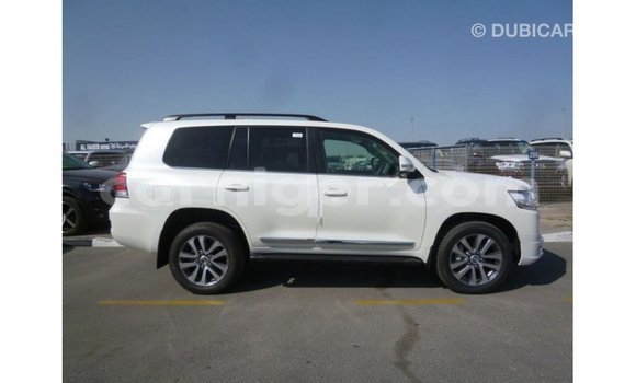 اشتري Imported Toyota Land Cruiser White شاحنة في Import - Dubai في أغاديز اشتري Imported Toyota Land Cruiser White شاحنة في Import - Dubai في أغاديز