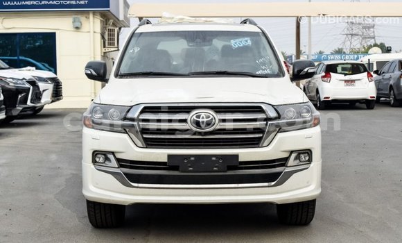 Buy Import Toyota Land Cruiser Black Truck in Import - Dubai in Agadez Buy Import Toyota Land Cruiser Black Truck in Import - Dubai in Agadez